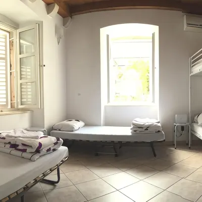 Hostel Angelina Old Town Hotel dekat Cathedral of the Assumption of the Virgin Treasury