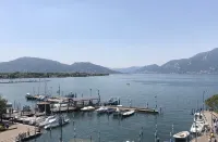 Iseo Lake View - the window on the harbor - Boutique