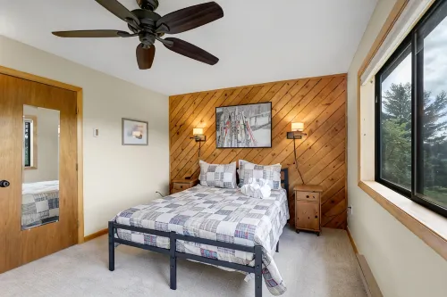 New Hampshire vacation getaway with gorgeous mountain views—ski, hike, swim! - WiFi