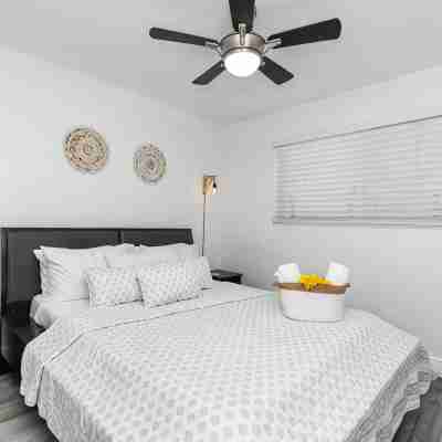 Fifa 2026 • Near HardRock Stadiums • 3B Pool Home• King Bed • Grill • Ping Pong Rooms