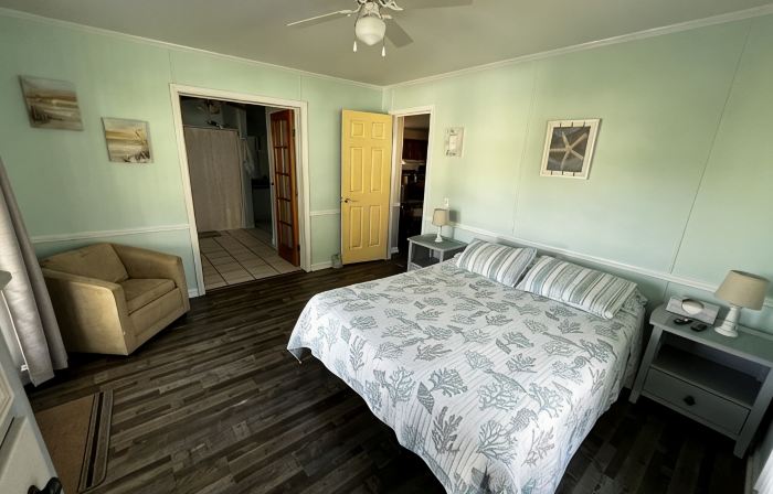 Canal home, NAS, Blue Angels, Tiki Bar, near beaches, bring your boat