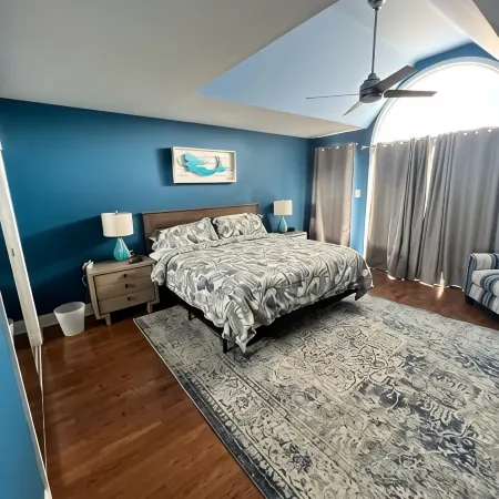 Family Friendly - 1/2 Block To Beach - 4 BR 3 Bath - Driveway Parking!