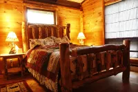 Unique Rustic Ski-Tree House - Game room, Hot tub & Sauna - Balkon