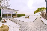 Na Volne Hotel - إطلالة على البحر