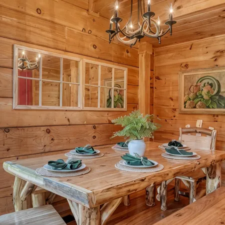 Cabin with 3 Bedrooms, Game Room, Sunrise & Mountain Views!