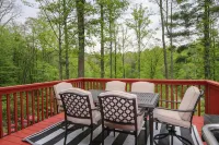 Owl’s Nest Treetop Oasis - 25 to Avl, 25 to Hatley Pointe Ski Resort - 4 stjerner