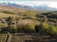 Pine Lodge Cosy Cabin With 2 Bedrooms. Open all year. 15 miles from Fort William Hotéis em Roybridge