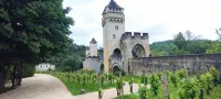 Le Petit Valentré Avec sa Superbe vue sur le Célèbre Pont et la Rivière Lot - 2つ星