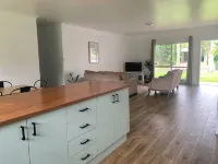 Spacious, Modern and Central