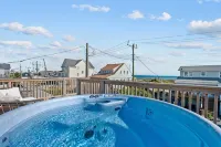 Oceanside Haven:- Home Steps to Beach w/ Massive 2 Story Deck & Hot Tub! - Jacuzzi