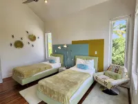 "Gorgeous, 4-bedroom, 4.5-bathroom home with Beautiful Water and Sunset Views Hotels in Great Exuma Island