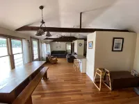 Private Lake Front Cottage - Wifi