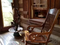 Authentic 1800s Century Kentucky Log Cabin Land Bewteen the Lakes Hotels in Trigg County