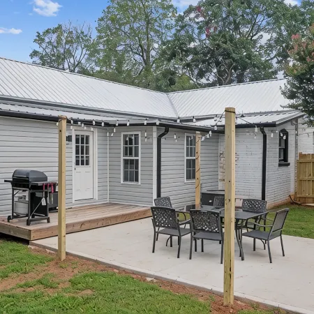 Hot Tub + Walk to Downtown • Fire Pit • Game Table • Pet Friendly + Fenced