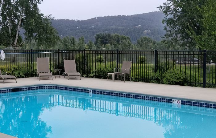 New Remodel! Lakeside Condo w/ Pool, Kayaks, Bikes