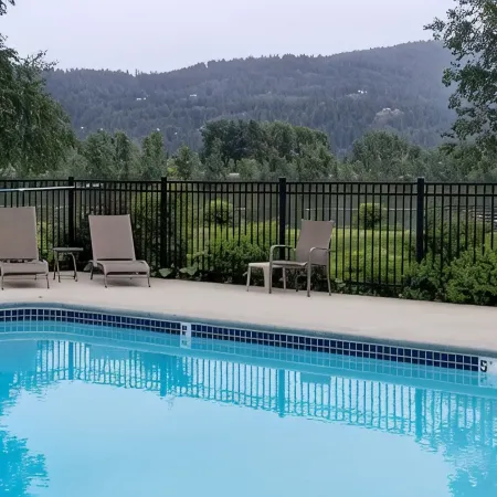 New Remodel! Lakeside Condo w/ Pool, Kayaks, Bikes