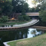 Mins to Granbury Medical Ctr-2 Blocks to Lake-Stunning Kitchen-Firepit - Pools