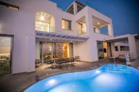 Villa Kyklamino - Einzigartige Villa mit Meerblick - Pools
