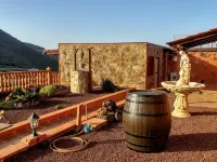 Rural house in a valley with sea views and swimming pool. Hotels in Tegueste