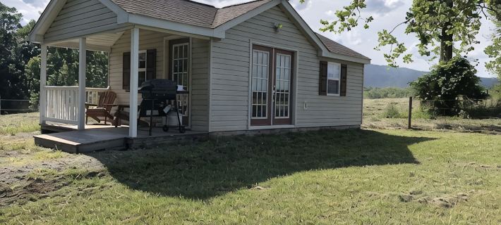 Rivergreen Cottage-"Off The Grid"-WALK TO RIVER!! Solar Powered! Hotels in Page County