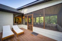 Cozy & Private Cottage, Luxurious Hot Tub at Blue Ridge Mountains Countryside - Boutique