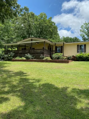 Lake Sinclair Getaway + Rooftop Patio