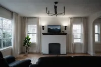The Designers Apartment - 5 Minutes to Downtown - Boutique