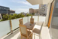 Nemesis Hotel - en bord de mer