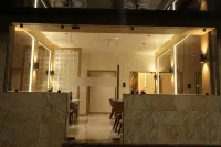 Hotel The Grand Om Krishna