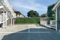 Walk to BART- SF in minutes & Off Street parking