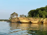 Charming 2-bedroom cottage steps away from the beach, restaurants, and downtown 허런 카운티 호텔