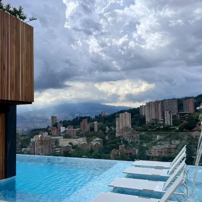 Binn Hotel Hotels near Cisneros Square