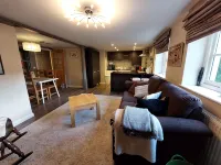 Former showhome with indoor pool & gym