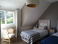 Renovated House, Large Garden, Close to Beaches Hotéis em Trebeurden