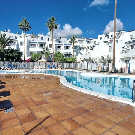 Sunny and comfy appartment in a residencial development near the sea