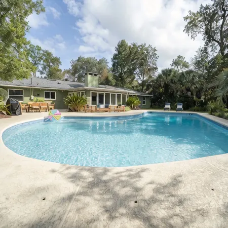 Spacious Pool Home 3 Miles to UF!