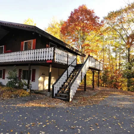 Townhouse in the mountains, close to Storyland and more!