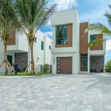 Oceanfront 4-bed Villa with private pool. Weekly discount for spring and summer.