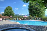 Highland Manor Inn - Pools