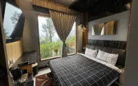 Saputra View Bromo Guest House - parking