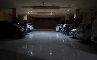 Anggraeni Hotel Tanjung - parking