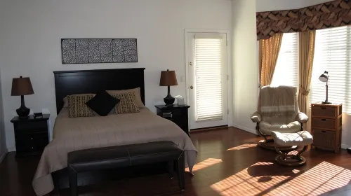 Tennis, Pickel Ball, Prof Baseball, Ottawa Univ, Hiking, Golf,Luke AF, shopping - Homestays