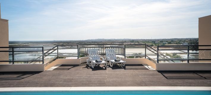 Golf, beach, country and city. Central and modern for up to 5 guests Hotels in Olhao