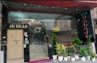 สเตย์บุ๊ค โรงแรม จาย บาลาจิ นิวเดลี สถานีรถไฟ โรงแรมใกล้ถนนช้อปปิ้ง Karol Bagh