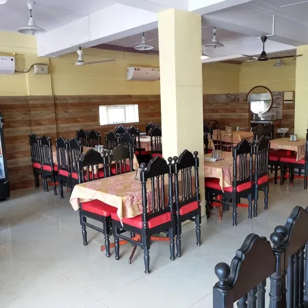 Dubai Hotel & Restaurant Kumarakom