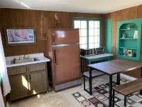 Cabin on the Rio Grande River with private fishing right outside your door - Chalets