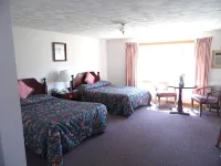 Redclyffe Shore Motor Inn - Beach