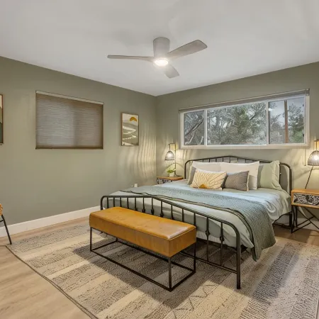 Three Oaks - Perfectly Designed Nature Escape!