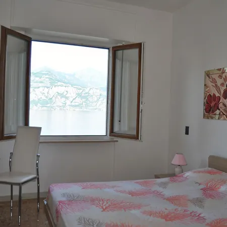 Romantic Apartment with a Wonderful Lake view—GREAT Price in SEPTEMBER—parking Space Included