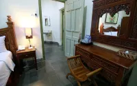 The Kresna Hotel